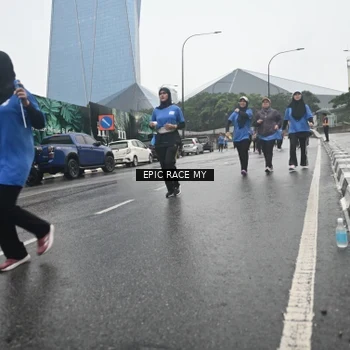 Runner Photo 7749079