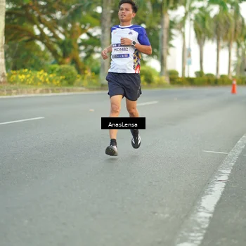 Runner Photo 7749088