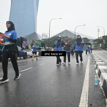 Runner Photo 7749099