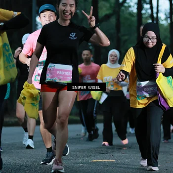 Runner Photo 7749100