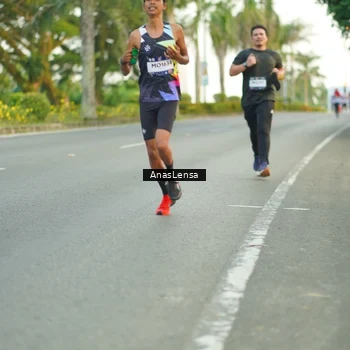 Runner Photo 7749116