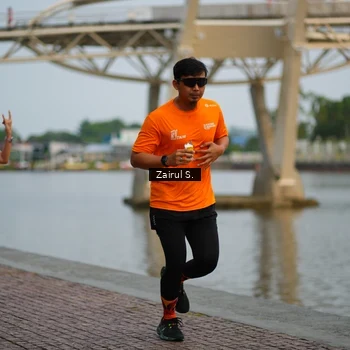 Runner Photo 7749130