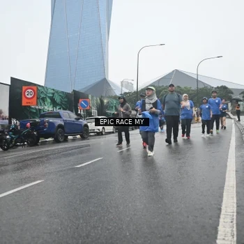 Runner Photo 7749140