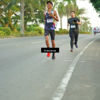 Runner Photo 7749174