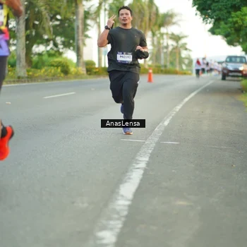 Runner Photo 7749177