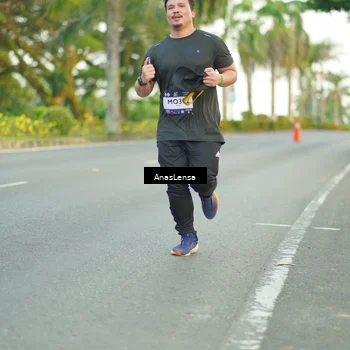 Runner Photo 7749195