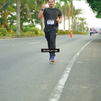 Runner Photo 7749197