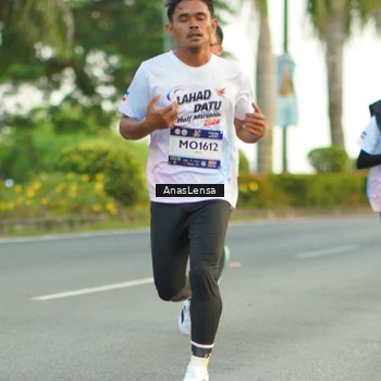 Runner Photo 7749211