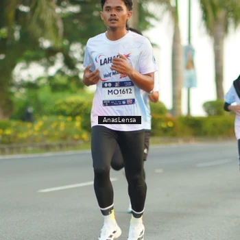 Runner Photo 7749214