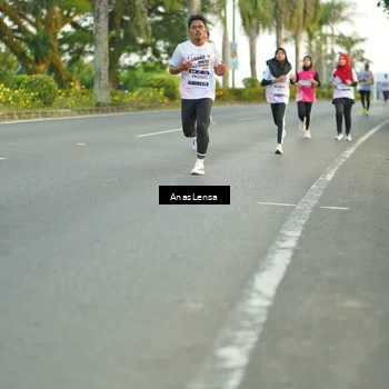 Runner Photo 7749215