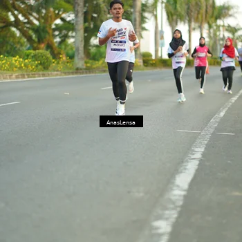 Runner Photo 7749220