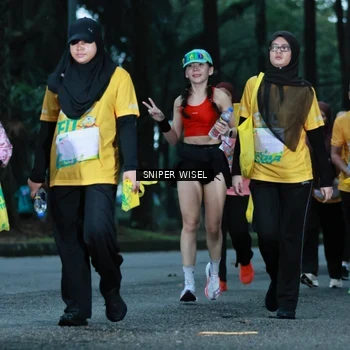 Runner Photo 7749270