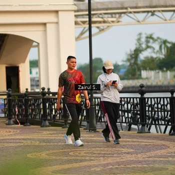 Runner Photo 7749275
