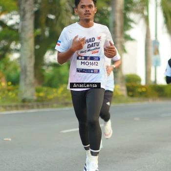 Runner Photo 7749281