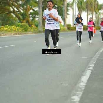 Runner Photo 7749291