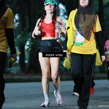 Runner Photo 7749293