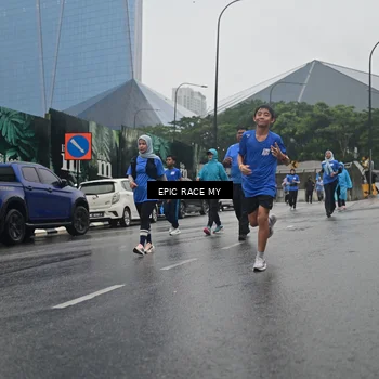 Runner Photo 7749333