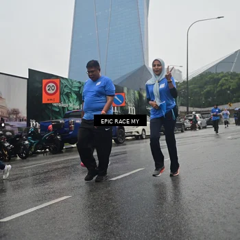 Runner Photo 7749353