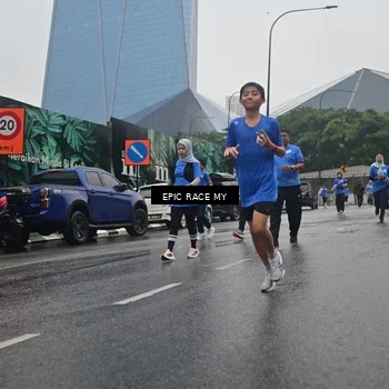 Runner Photo 7749365