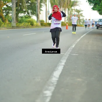 Runner Photo 7749412