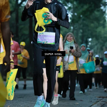 Runner Photo 7749458