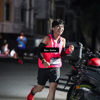 Runner Photo 7749471
