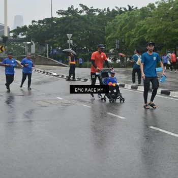 Runner Photo 7749491
