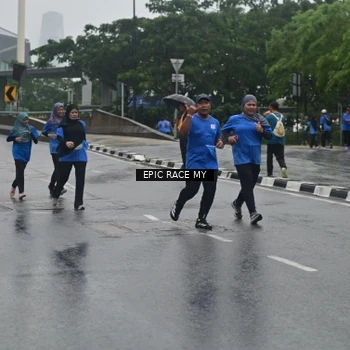 Runner Photo 7749515