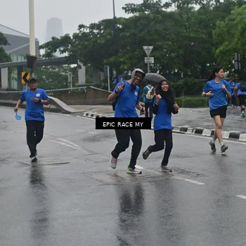 Runner Photo 7749530