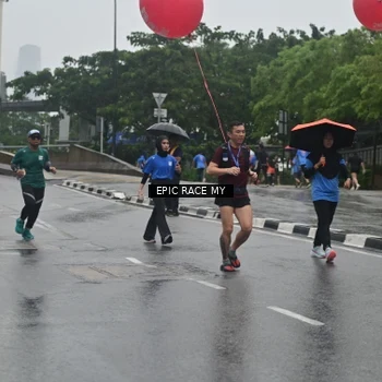 Runner Photo 7749596
