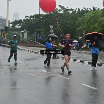 Runner Photo 7749597