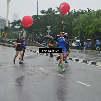 Runner Photo 7749608