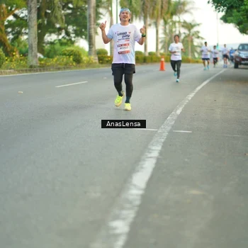 Runner Photo 7749634