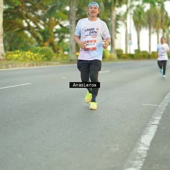 Runner Photo 7749708