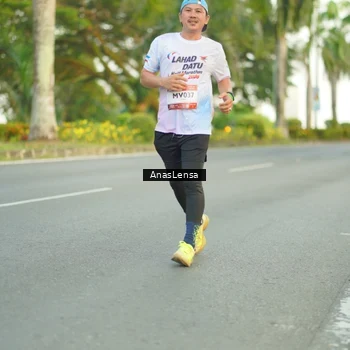 Runner Photo 7749710