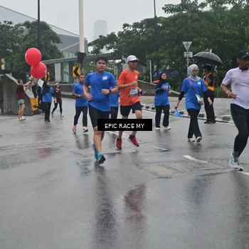Runner Photo 7749714