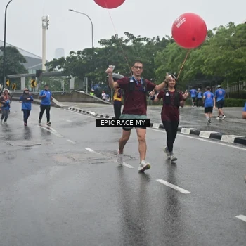 Runner Photo 7749718