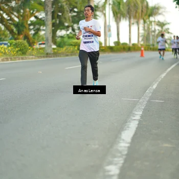 Runner Photo 7749721