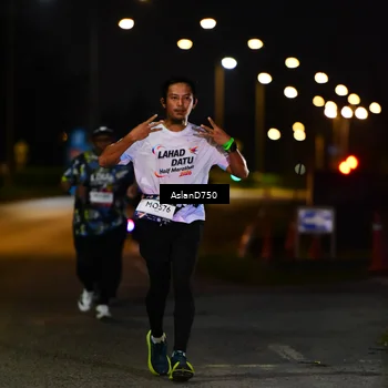 Runner Photo 7749735