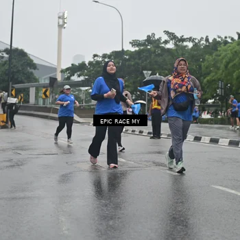 Runner Photo 7749764