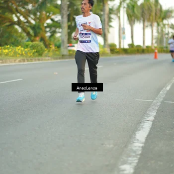 Runner Photo 7749813