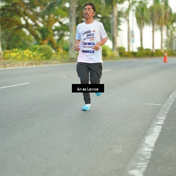 Runner Photo 7749818