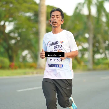 Runner Photo 7749824