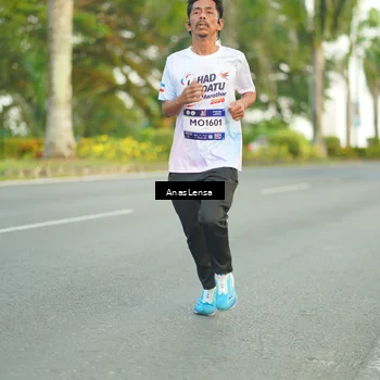 Runner Photo 7749826