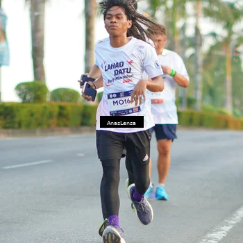 Runner Photo 7749833