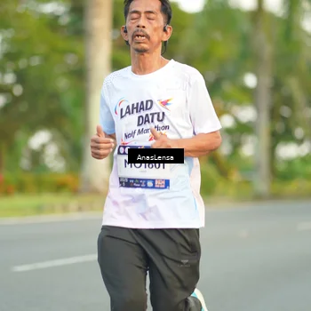 Runner Photo 7749841