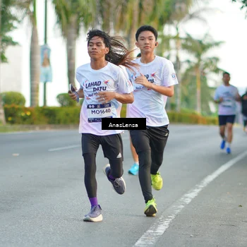 Runner Photo 7749854