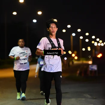 Runner Photo 7749875