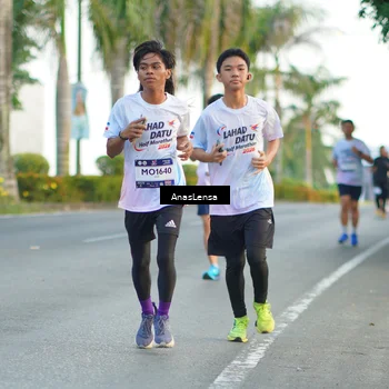 Runner Photo 7749918