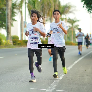 Runner Photo 7749919